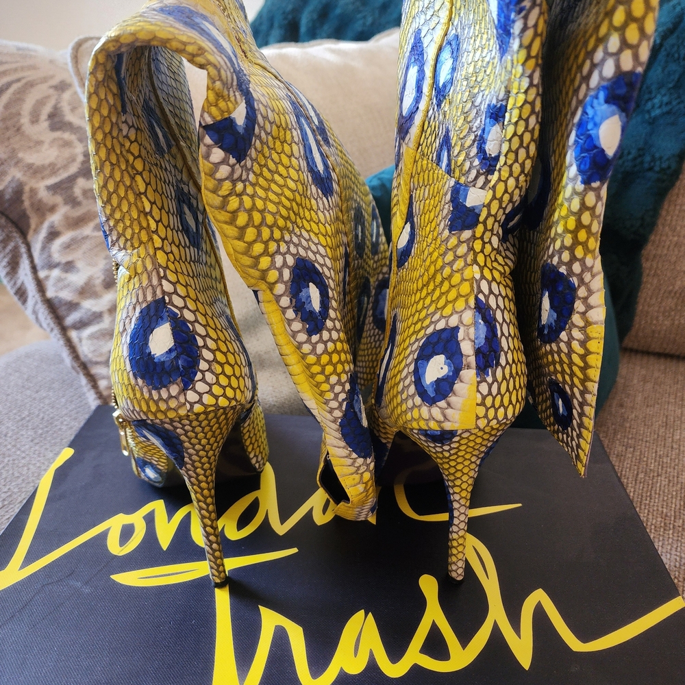 London Trash Yellow and Blue Snakeskin Knee-High Heeled Boots - Picture 3 of 9